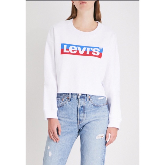white levis sweater